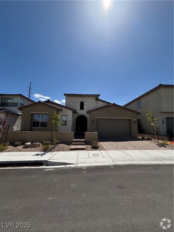 Building Photo - 11831 Giroma Ave