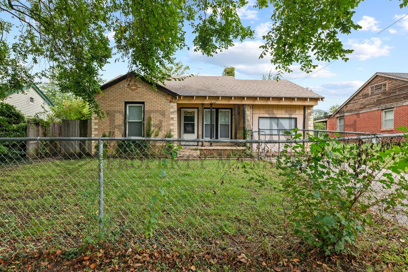 Foto principal - 1523 Matlock Dr