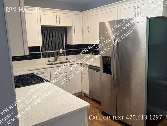 Building Photo - 2858 Marco Dr NW