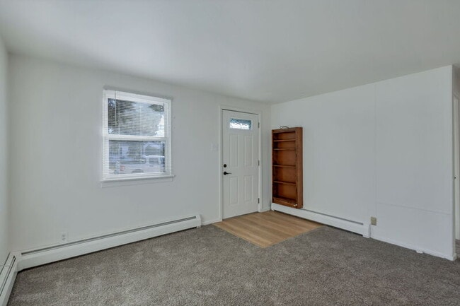 Building Photo - 6855 Reno Dr