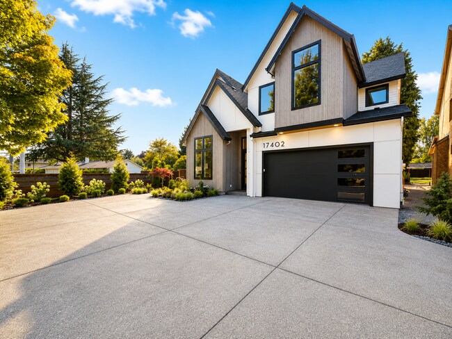 Foto del edificio - 17402 NW Lone Rock Dr