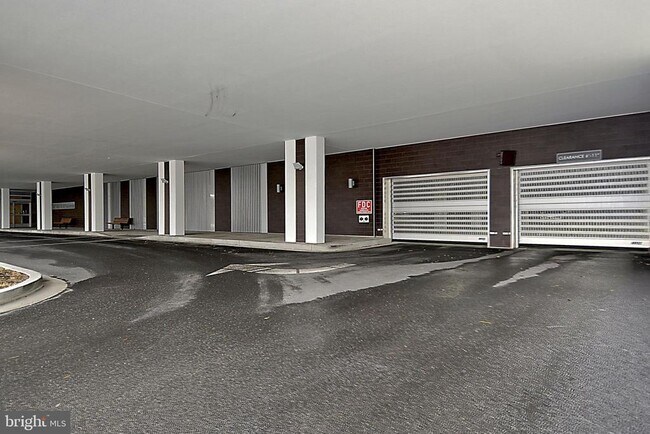 Foto del edificio - 5101 RIVER Rd