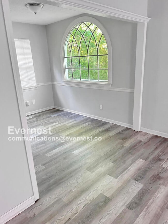 Building Photo - Lovely 3-Bedroom Home with Modern Amenitie...