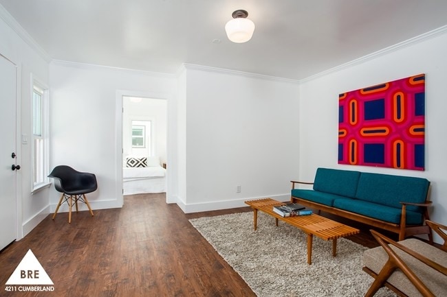 Interior Photo - 4211-4213 Cumberland St