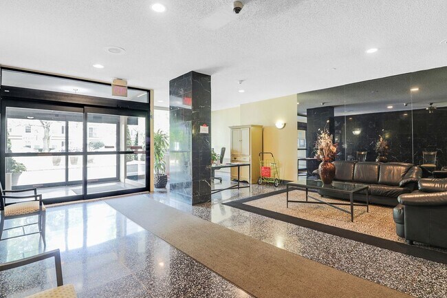 Foto del edificio - 65 Glenbrook Rd