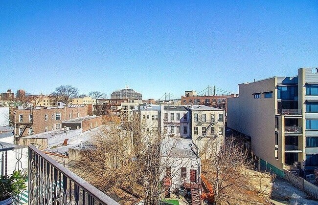 Foto del edificio - 1443 28th Ave