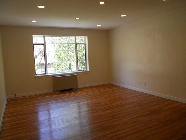Building Photo - 86 Griggs Rd