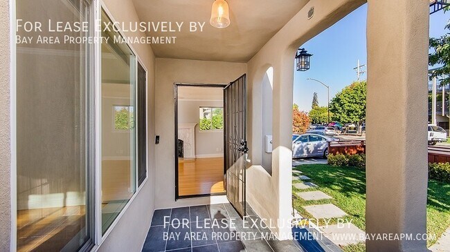 Foto del edificio - 146 Roosevelt Ave