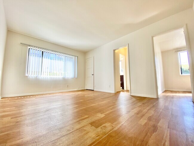 Foto del edificio - 2613 S Sepulveda Blvd