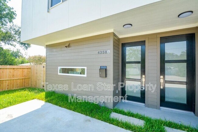 Foto del edificio - 4358 Clover St