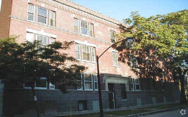 Primary Photo - 1135 W Garfield Blvd