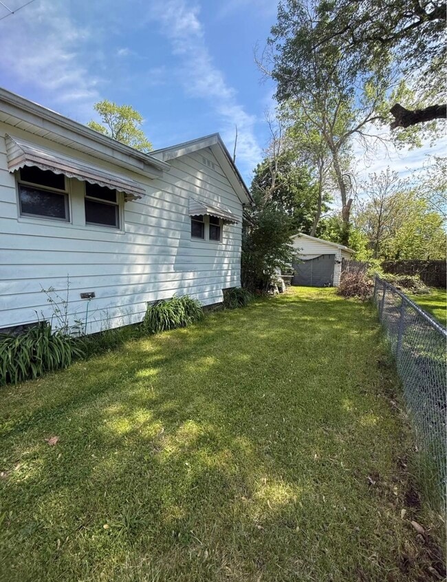 Building Photo - 1522 Cronk Ave