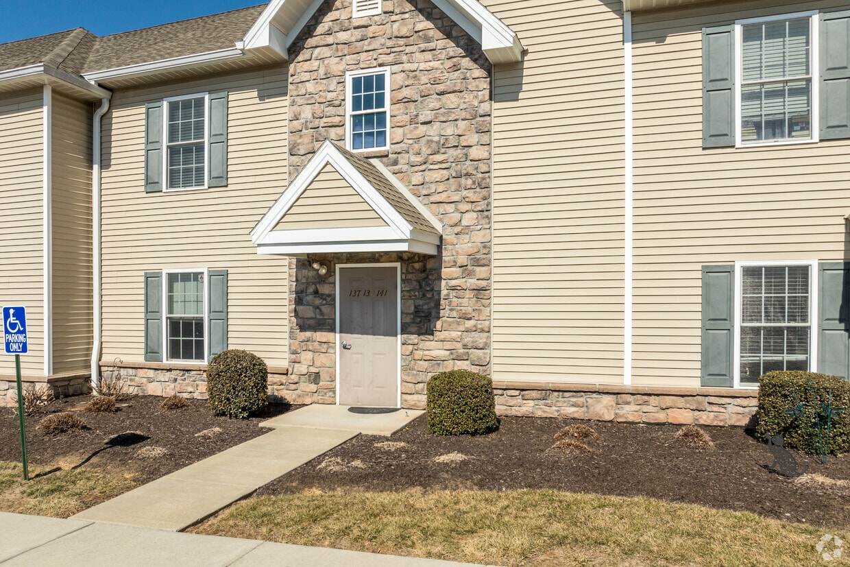 Entrance - Stonebrook South