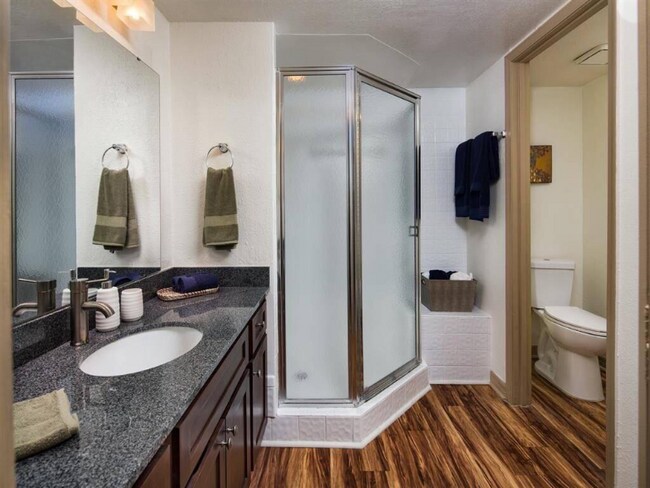 Foto del edificio - 110 Cottonwood Dr