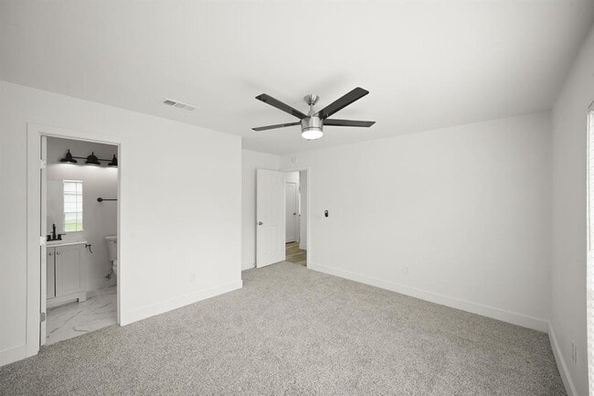 Building Photo - 6738 Prairie Village Dr