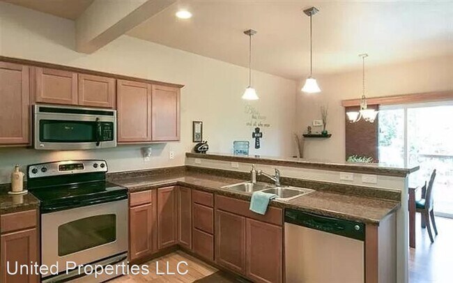Building Photo - 3 br, 3 bath House - 1782 Sara Ct