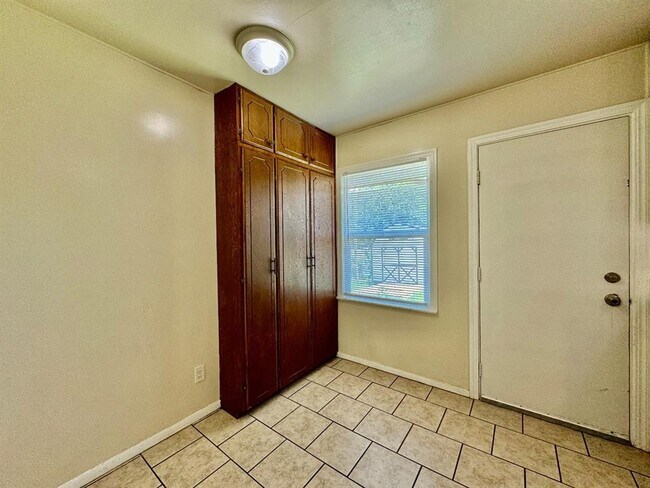 Foto del edificio - 3222 N Holman Ct