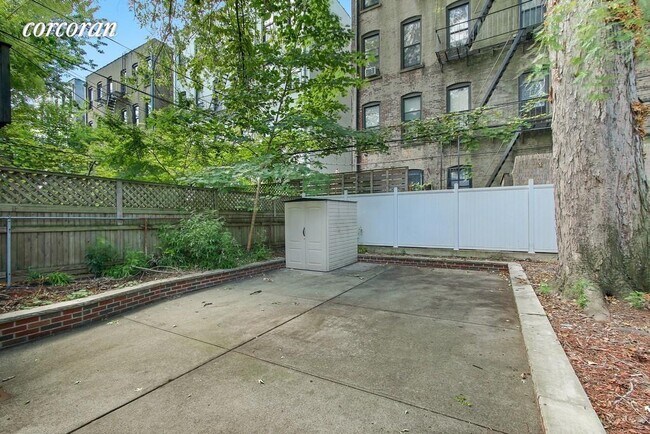 Building Photo - 450 2nd St