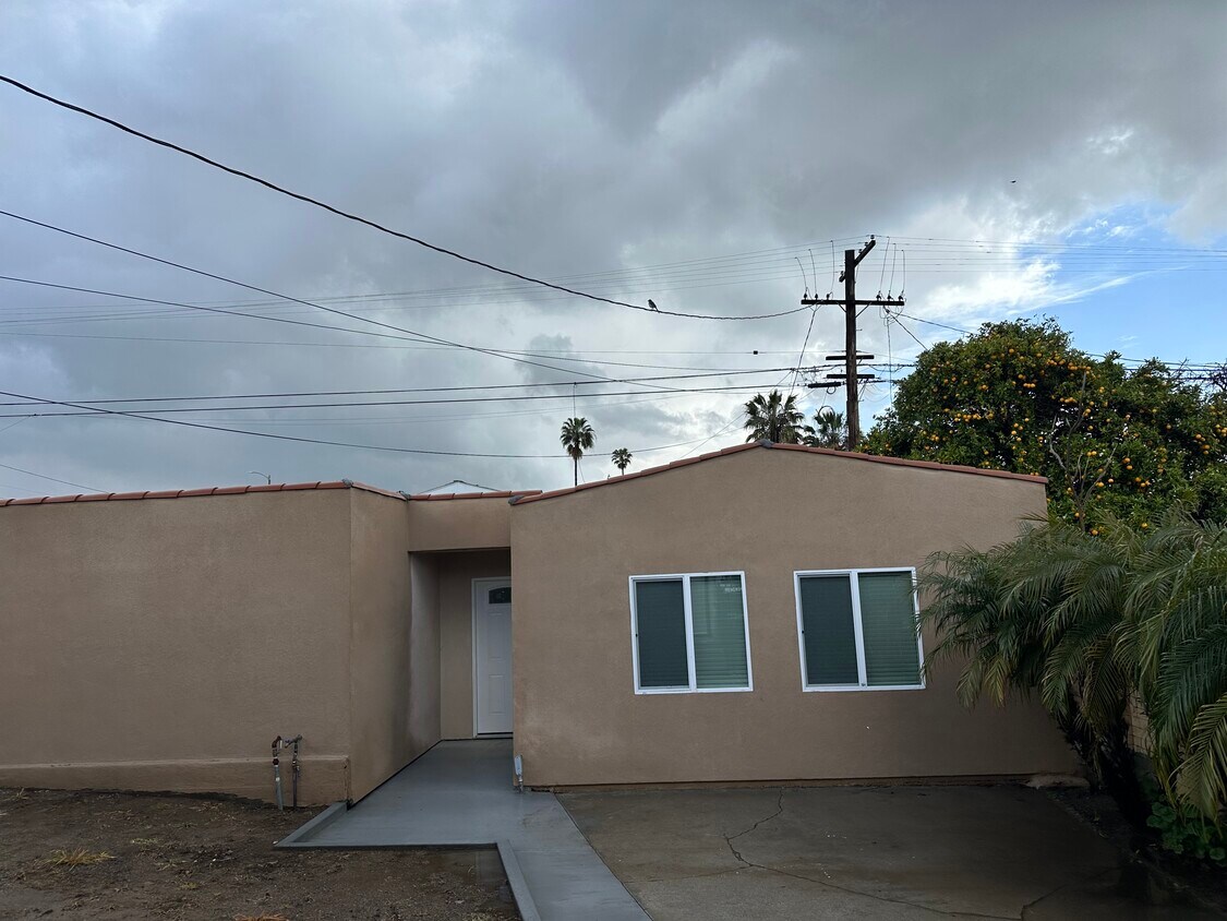 10306 S Gramercy Pl, Los Angeles, CA 90047 House Rental in Los