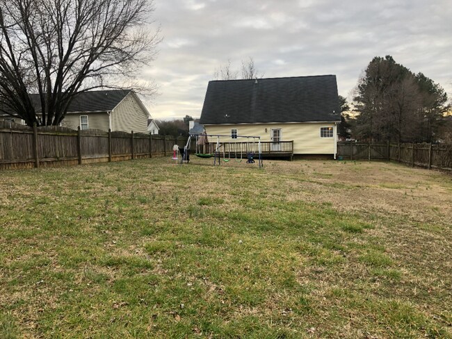 Foto del edificio - 3908 Silver Chalice Dr