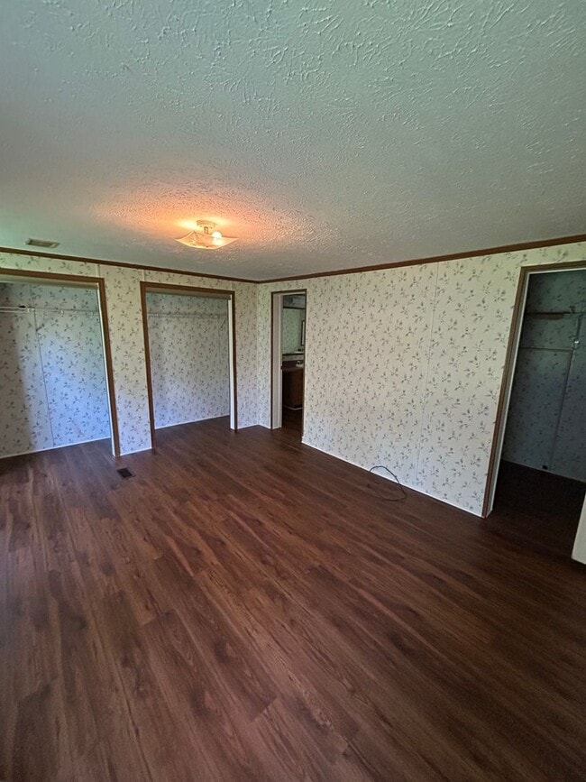 Building Photo - Bremen Home Available Now!
