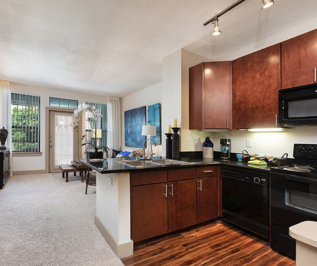 Foto del edificio - 810 E 9th St