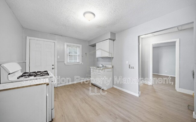Foto del edificio - 2332 E Warren St