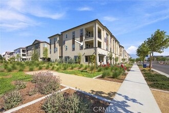 Building Photo - 12903 Paradiso Dr