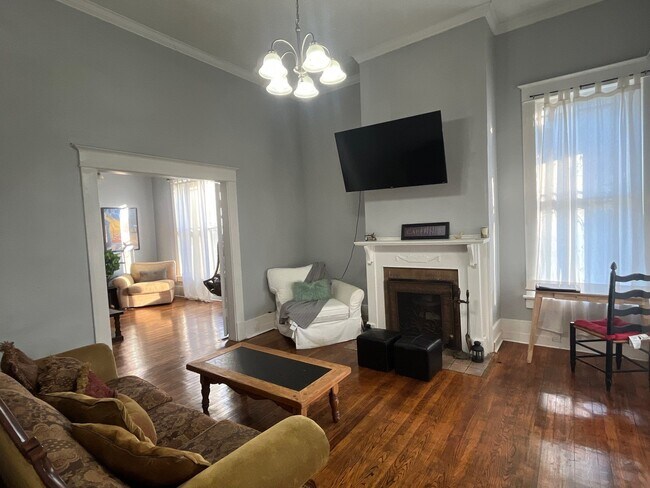 Foto del edificio - 624 N Highland Ave