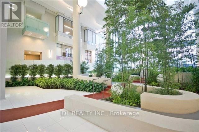 Photo du bâtiment - 9088 Yonge St