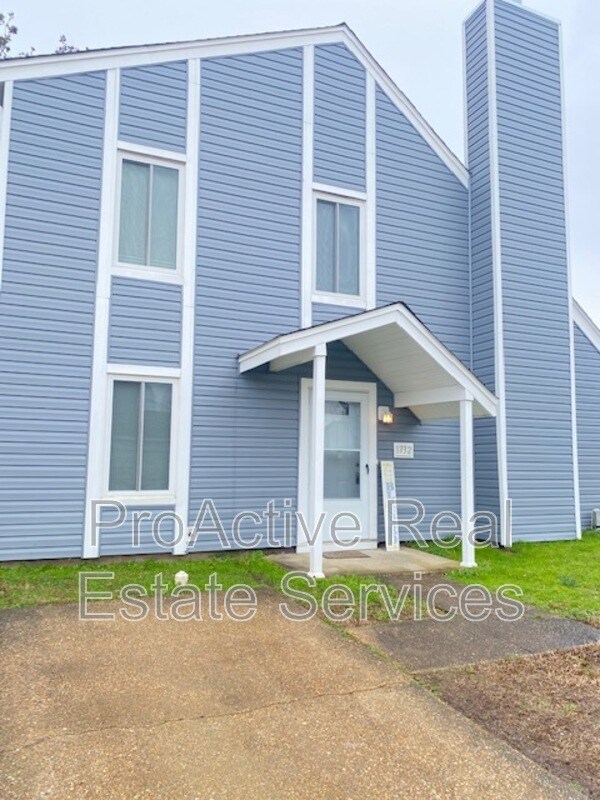 Foto del edificio - 1732 Dylan Dr