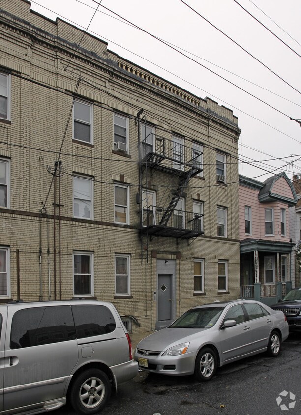 Primary Photo - 9 Vroom St