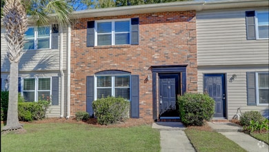 Building Photo - 415 Parkdale Dr