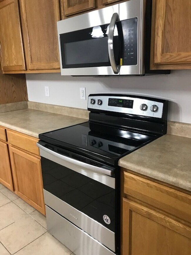 Building Photo - Open House Wednesday, May 15th from 4:40 t...