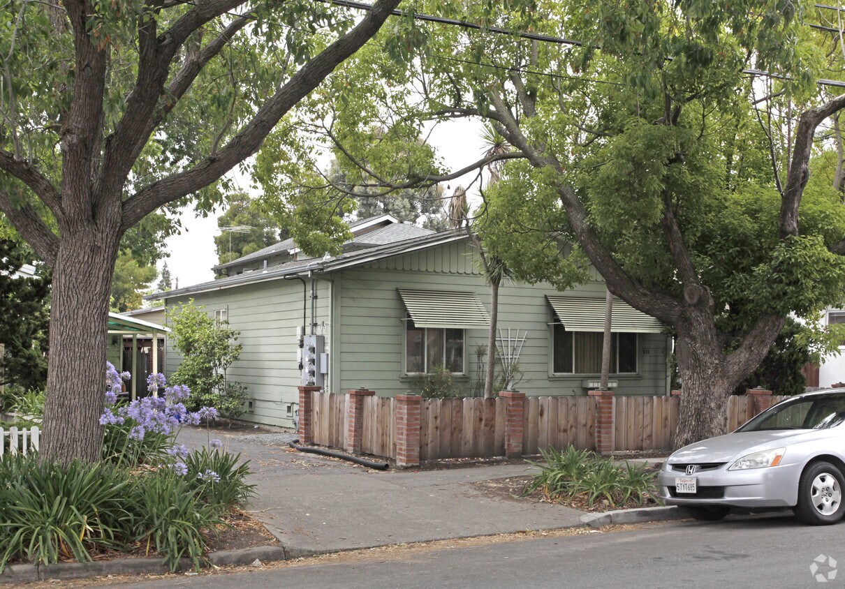 Primary Photo - 205-211 Vera Ave