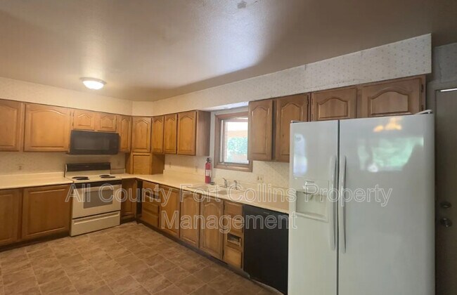 Building Photo - 1401 Sklyline Drive