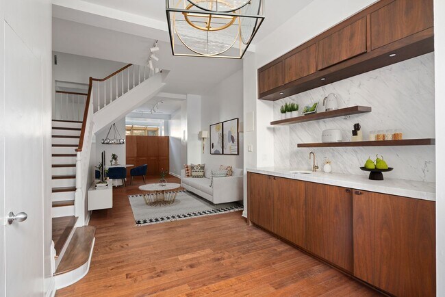 Building Photo - Incredible Rittenhouse Home