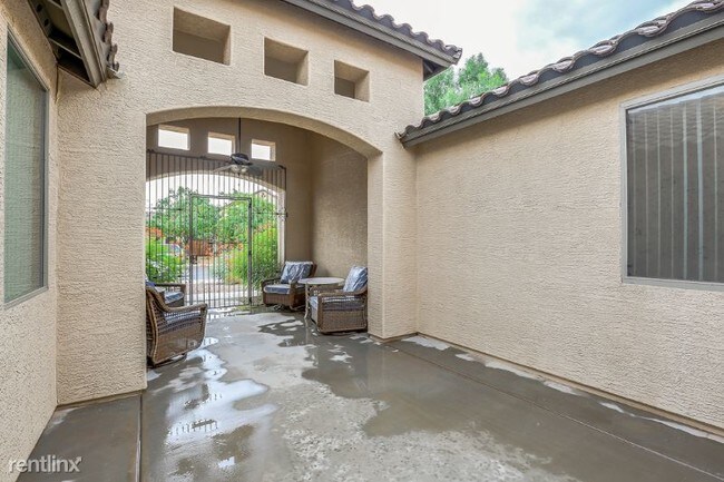 Building Photo - 6 br, 3 bath House - 21436 E Lords Way