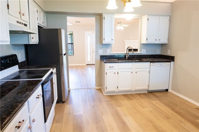 Foto del edificio - 654 Terry Ave