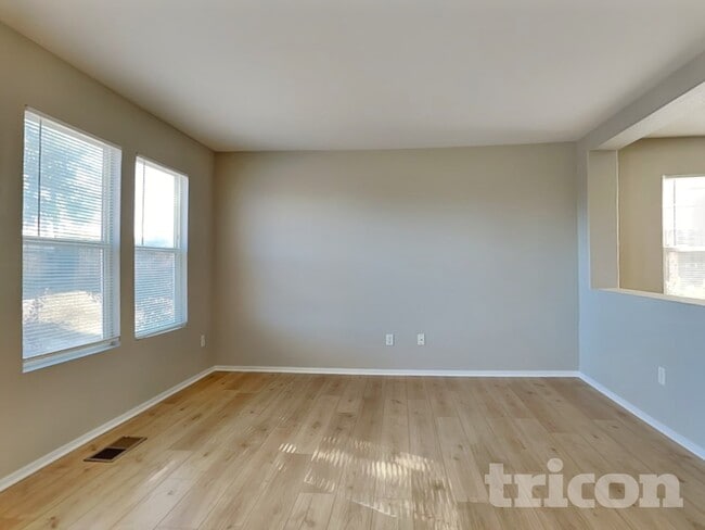 Foto del edificio - 9696 Canyon Meadows Dr