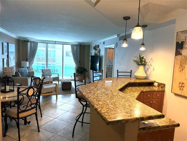 Foto del edificio - 6917 Collins Ave
