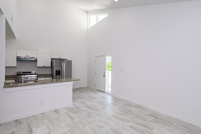 Foto del edificio - 3911 Casa Blanca Lake Rd