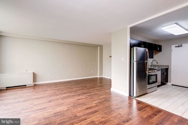 Foto del edificio - 6621 Wakefield Dr