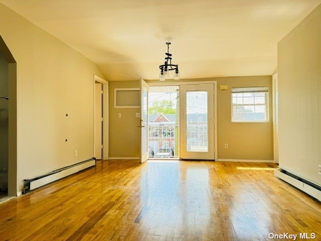 Foto del edificio - 1379 E 99th St