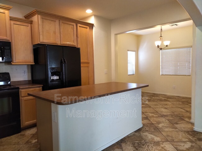 Foto del edificio - 4683 E Olney Ave