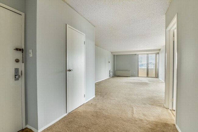 Foto del edificio - 4141 N Henderson Rd