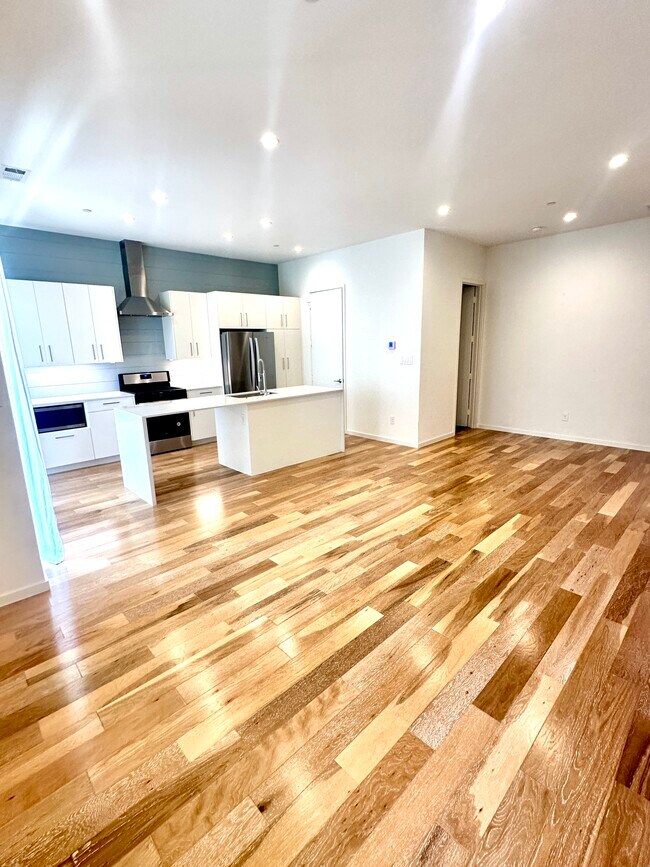 Foto del edificio - 3812 San Jacinto St