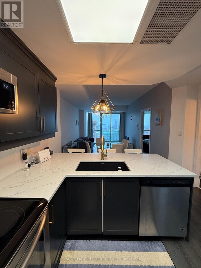 Building Photo - 134 York St