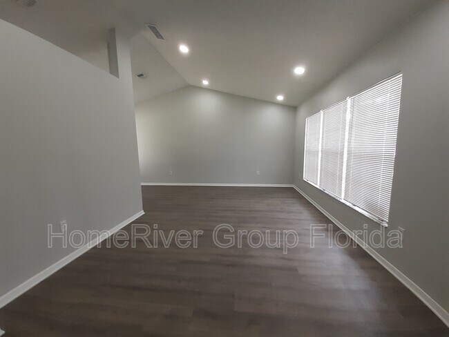 Building Photo - 207 Margarita Rd