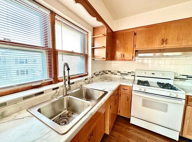 Building Photo - 7056 S Campbell Ave